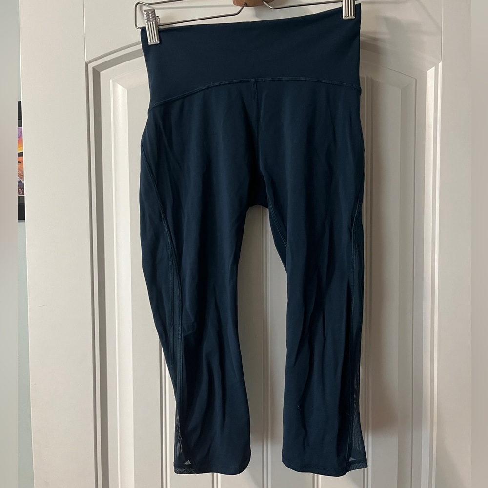 Lulu Lemon 3/4 length tight blue, size 4